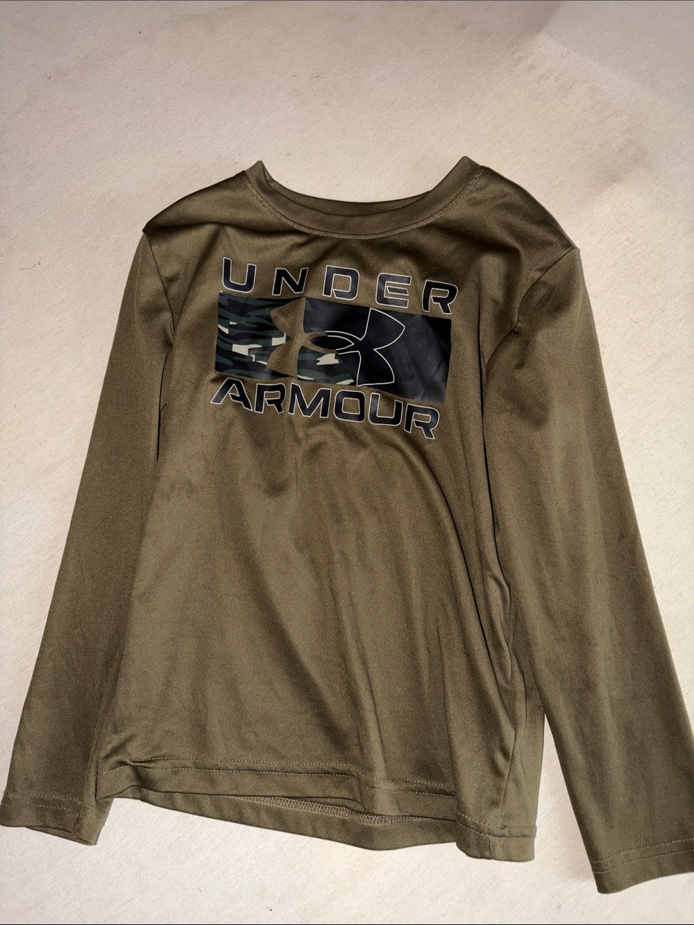 Kids Size 6 Under Armour Boys' Olive Long-Sleeve Rashguard Logo Tee